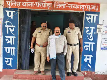 पूर्व भाजपा पार्षद गिरफ्तार: कारोबारी से रंगदारी मांगने और धमकी देने का आरोप