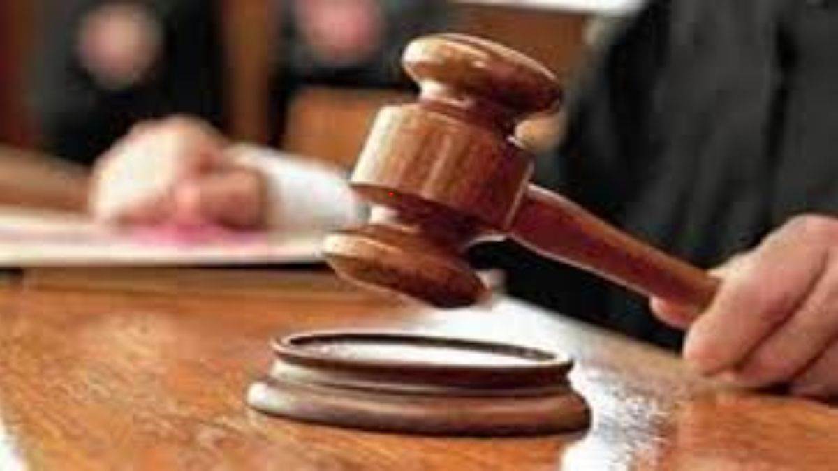 सेवाकाल के दौरान राजपत्रित अधिकारी से वेतन वसूली नहीं कर सकती सरकार: हाई कोर्ट