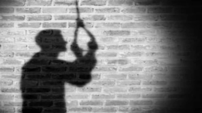 मां के सम्मान के लिए खड़ा हुआ बेटा, पिटाई के बाद युवक ने की आत्महत्या