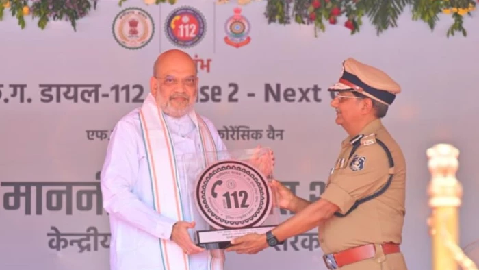 अमित शाह ने छत्तीसगढ़ में लॉन्च की नेक्स्ट जेन डायल-112 सेवा, 400 नए वाहन और 33 मोबाइल फॉरेंसिक लैब को दिखाई हरी झंडी