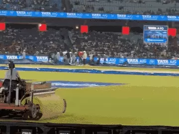 रायपुर में RCB-KKR मुकाबले पर बारिश का साया, व्यवस्थाओं को लेकर फैंस नाराज