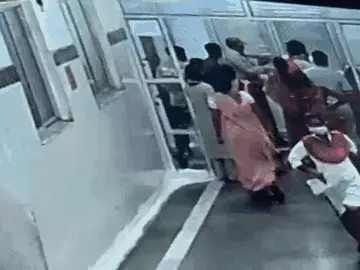 NICU के बाहर गार्ड से मारपीट, हिंदूवादी नेता पर आरोप