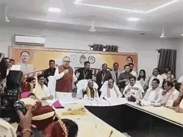 प्रोटोकॉल उल्लंघन पर भड़के विधानसभा अध्यक्ष, अधिकारियों को लगाई फटकार