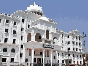 यूजर चार्ज बढ़ोतरी पर सियासत गरम: कांग्रेस ने बीजेपी पर साधा निशाना, व्यापारियों के समर्थन में उतरी